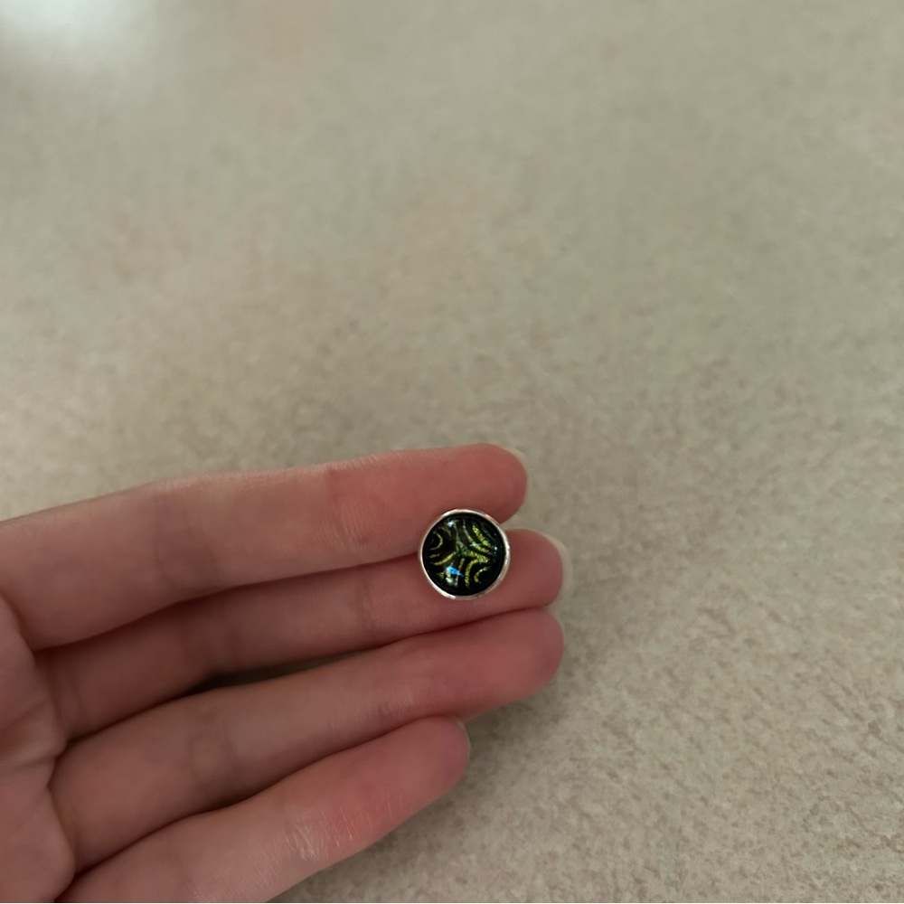 Kameleon Green Glass Sterling Silver Jewel Pop - Picture 2 of 5